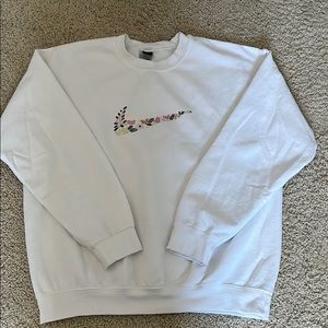 Nike floral white crewneck